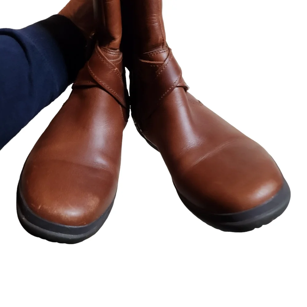 UGG Women's Brown Leather Waterproof Fleece Lined Zip Up Boots Size 6